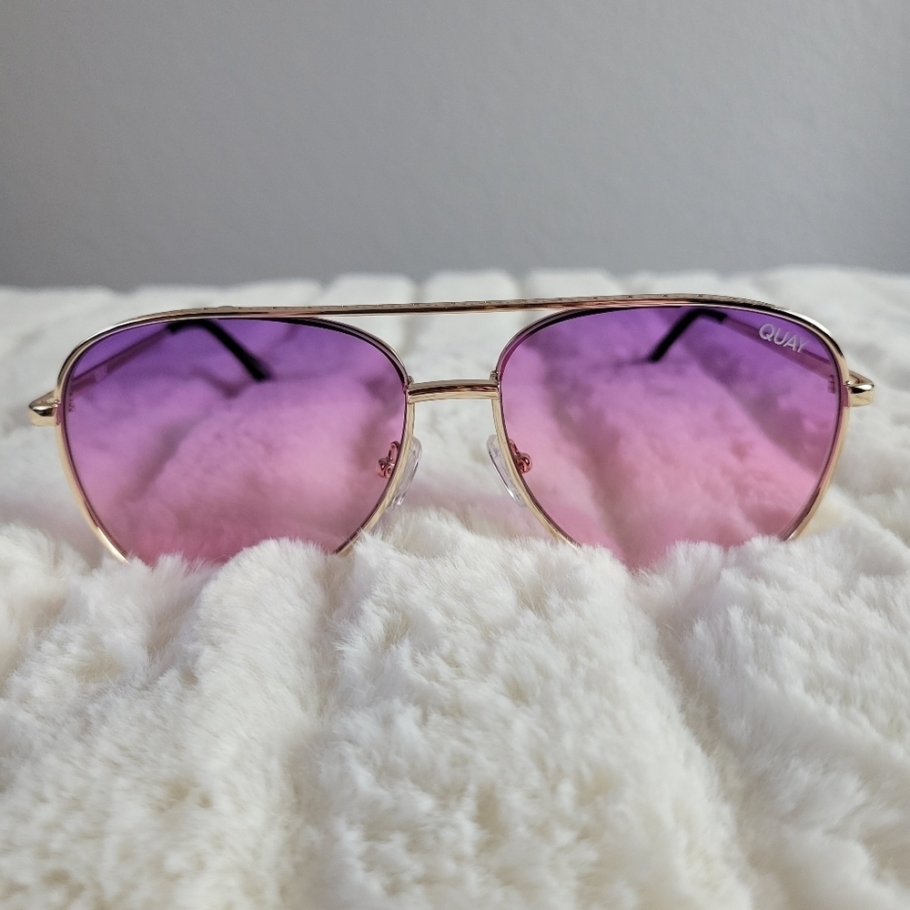 QUAY // ltd ed lizzo collab purple lens gold embossed metal frame aviators - Picture 6 of 16